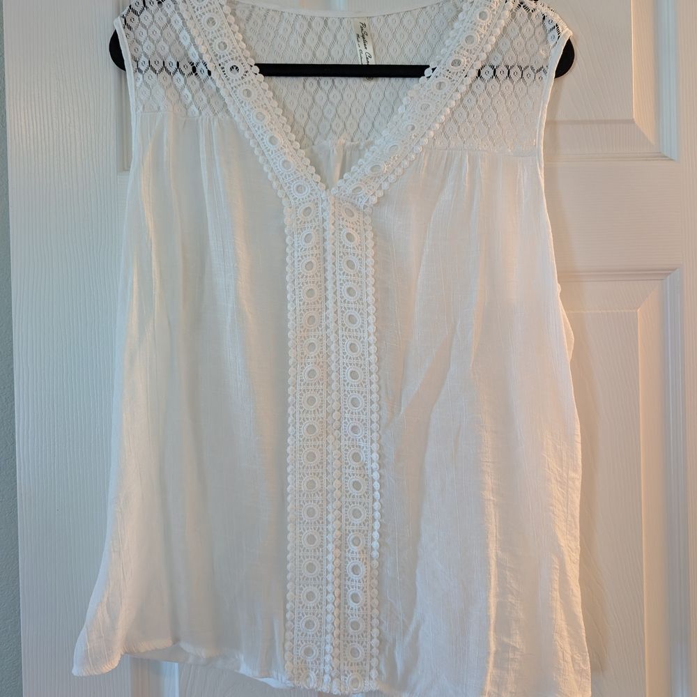 PerSeption Concept White Smocked Sleeveless Blouse